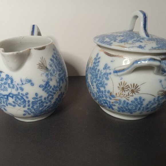 Vintage Asian Porcelain Blue and white floral Sugar and Creamer Set - Picture 10 of 14